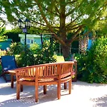 Ecole De Mathuna De Brizay Bed & Breakfast 4*