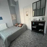 Ecole De Mathuna De Brizay 4*