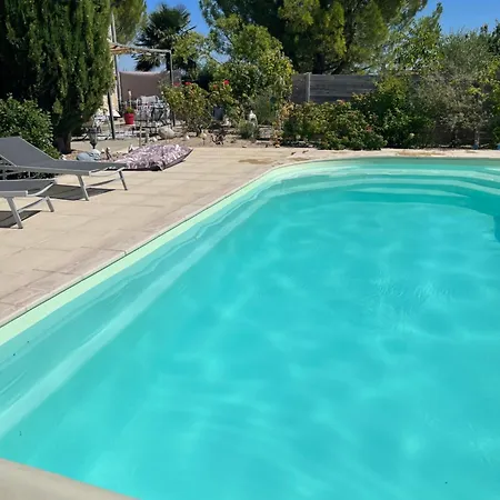 Ecole De Mathuna De Brizay 3*