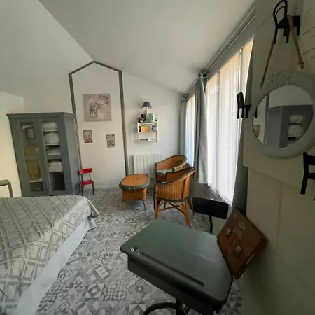 Ecole De Mathuna D Hotes Familiales Sejour Calme Avec Piscine Et Jardin 4* Marigny-Brizay