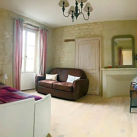 Ecole De Mathuna D Hotes Familiale Sejour Calme Avec Piscine Et Jardin Bed & Breakfast Marigny-Brizay