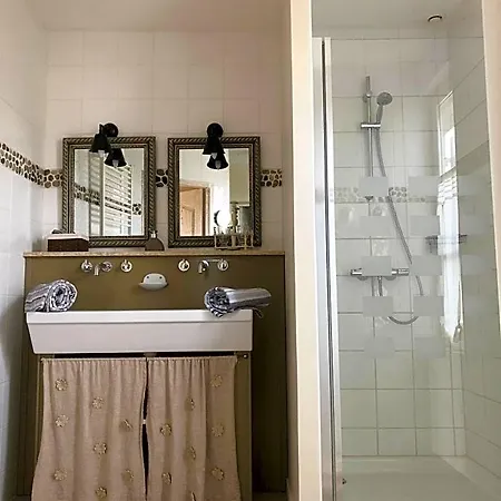 Ecole De Mathuna D Hotes Familiale Sejour Calme Avec Piscine Et Jardin فندق مبيت وإفطار 4*