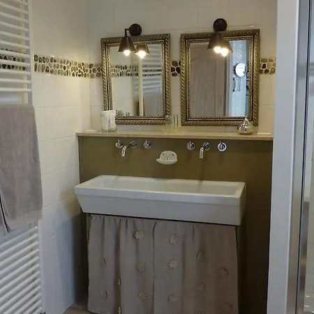 Ecole De Mathuna De Brizay Bed & Breakfast Marigny-Brizay