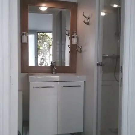 Ecole De Mathuna De Brizay 3*